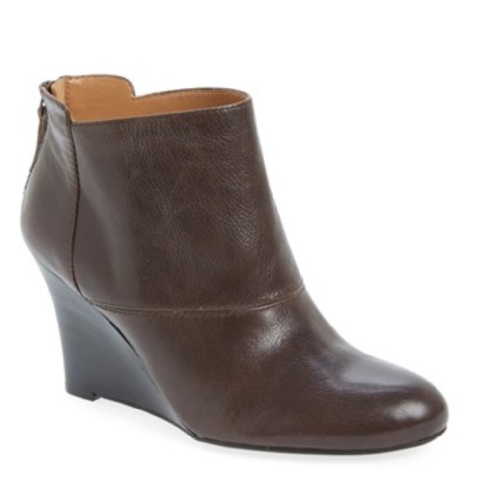 Leather Nine West booties